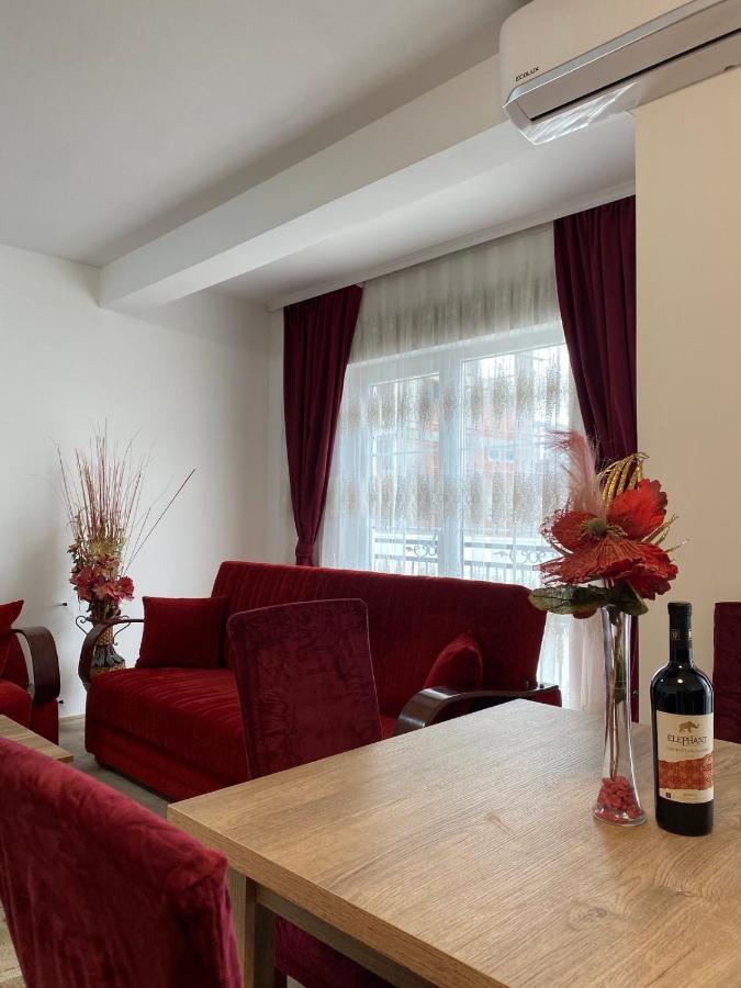 White Apartments Kosovo Polje ภายนอก รูปภาพ